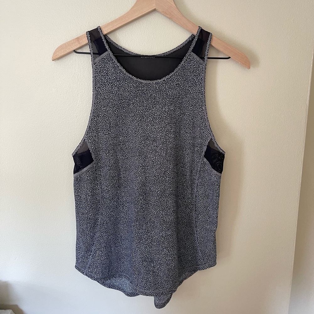 Women’s Lululemon workout tank
